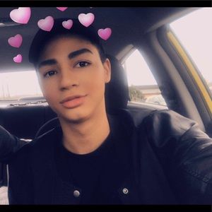 Meet your Posher, Demetri